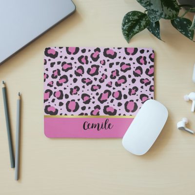 ✨ Pembe Leopar Desenli İsme Özel Mouse Pad – Kişiye Özel Tasarım Fare Altlığı Hediyelik